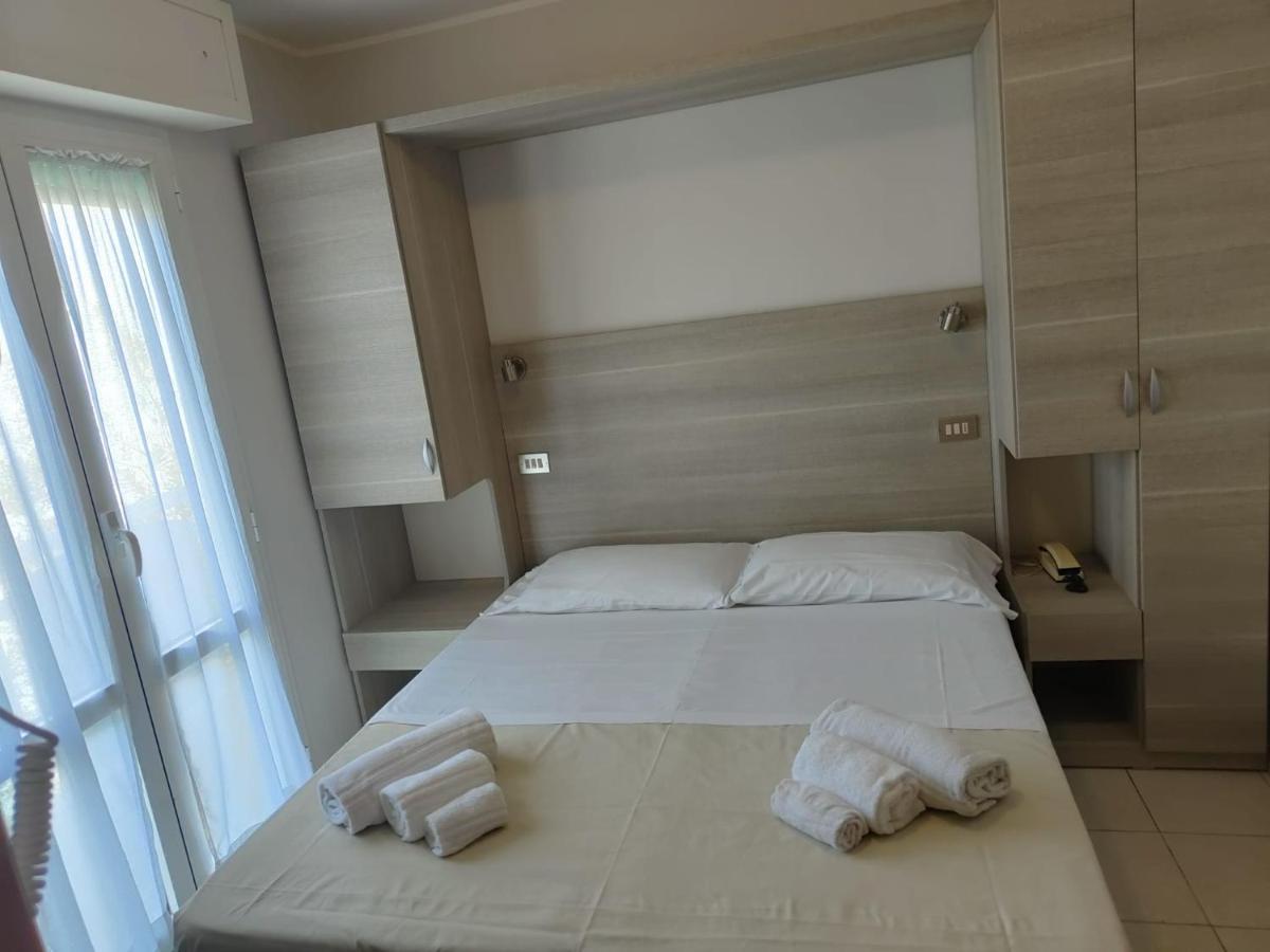 Hotel Gioiella Rimini Luaran gambar